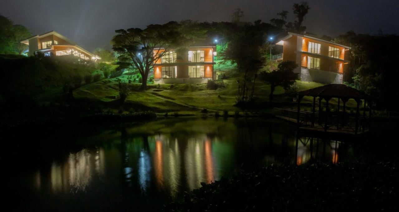 Burbi Lake Lodge Monteverde Buitenkant foto