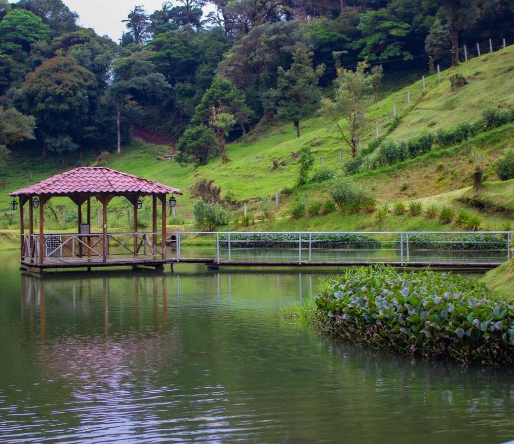 Burbi Lake Lodge Monteverde Buitenkant foto