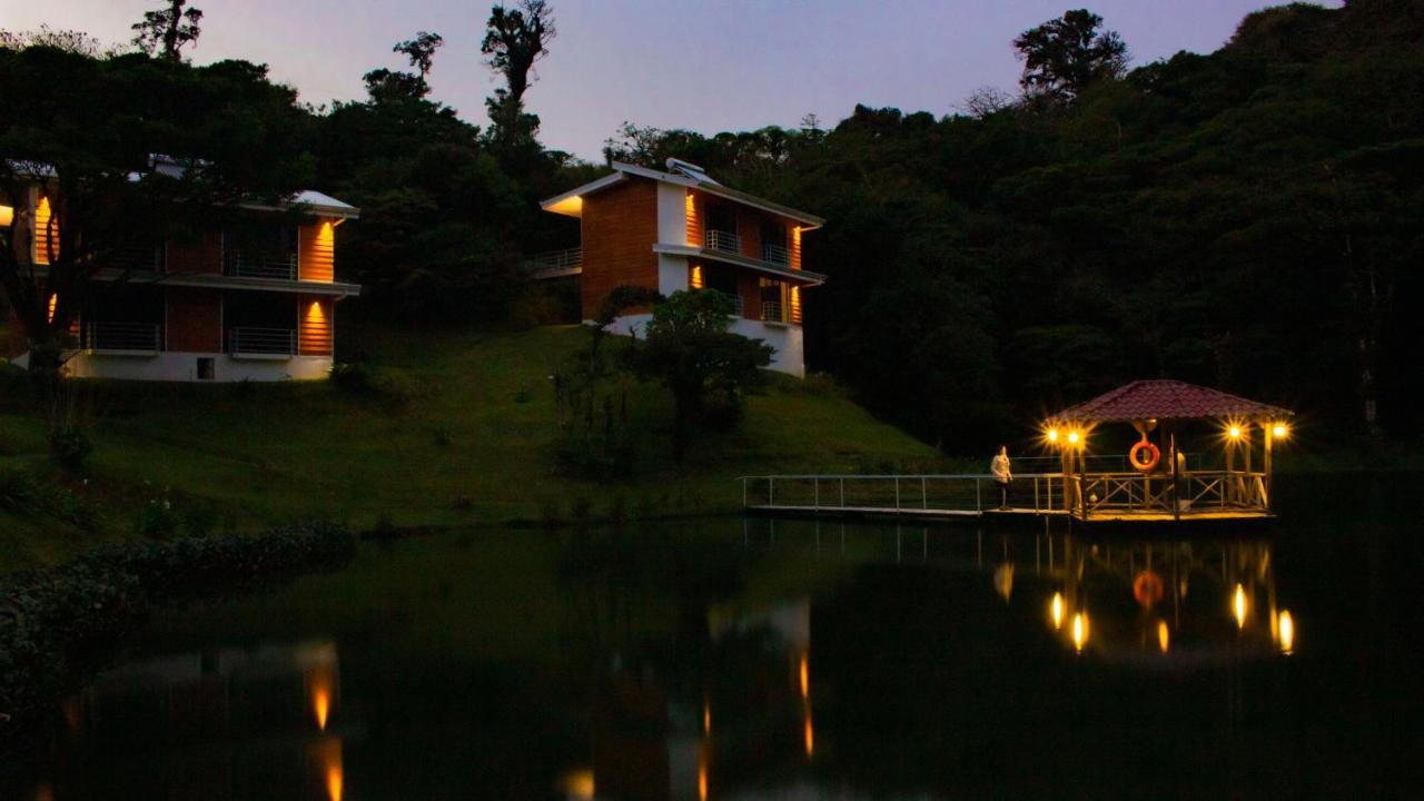 Burbi Lake Lodge Monteverde Buitenkant foto