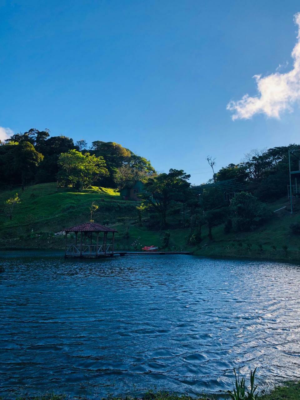 Burbi Lake Lodge Monteverde Buitenkant foto