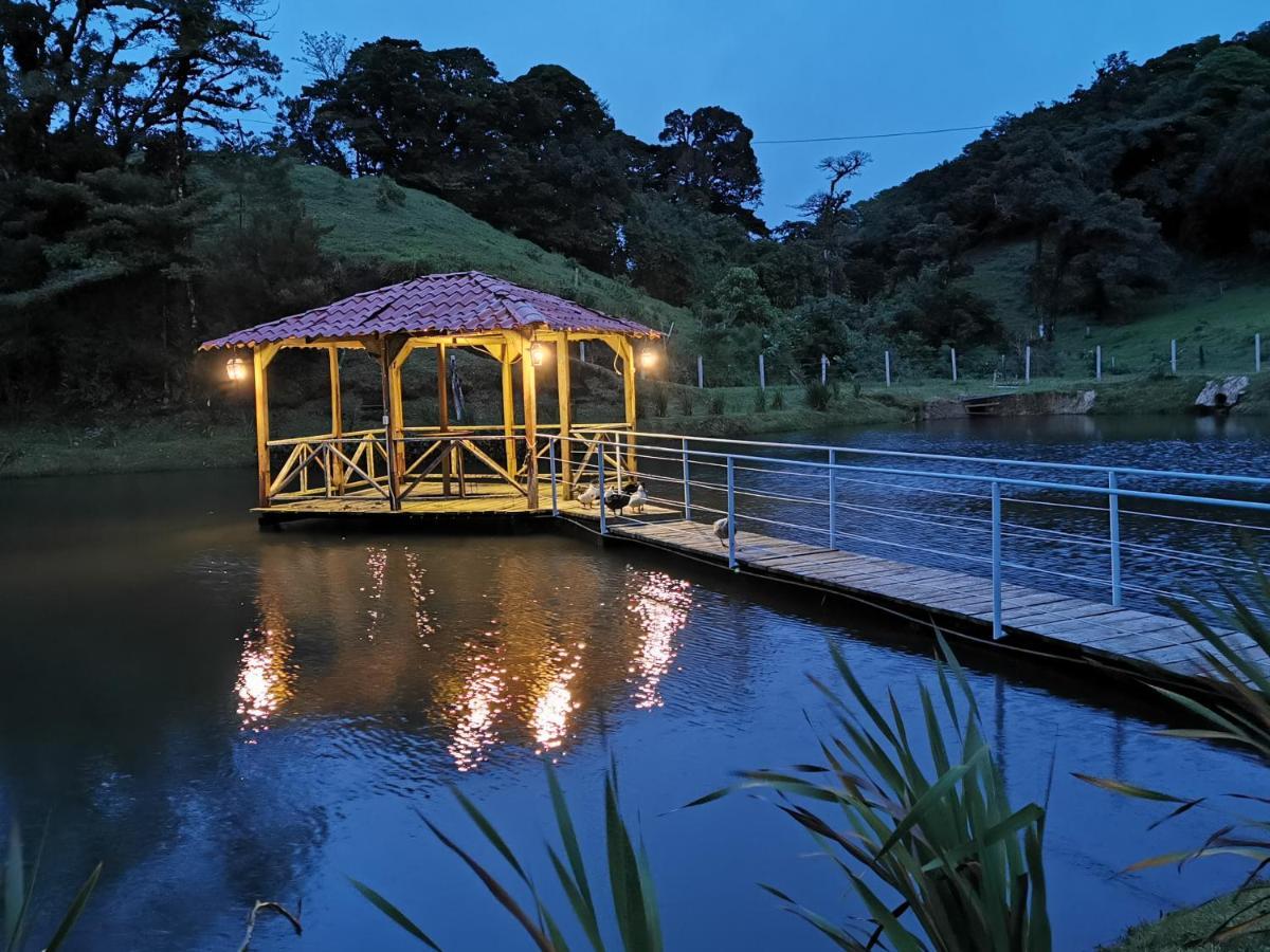 Burbi Lake Lodge Monteverde Buitenkant foto