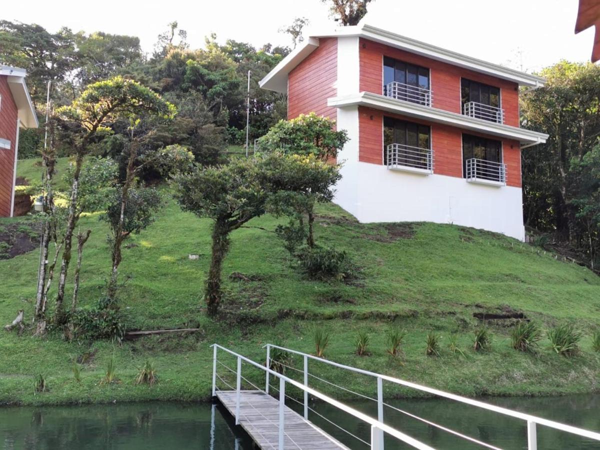 Burbi Lake Lodge Monteverde Buitenkant foto