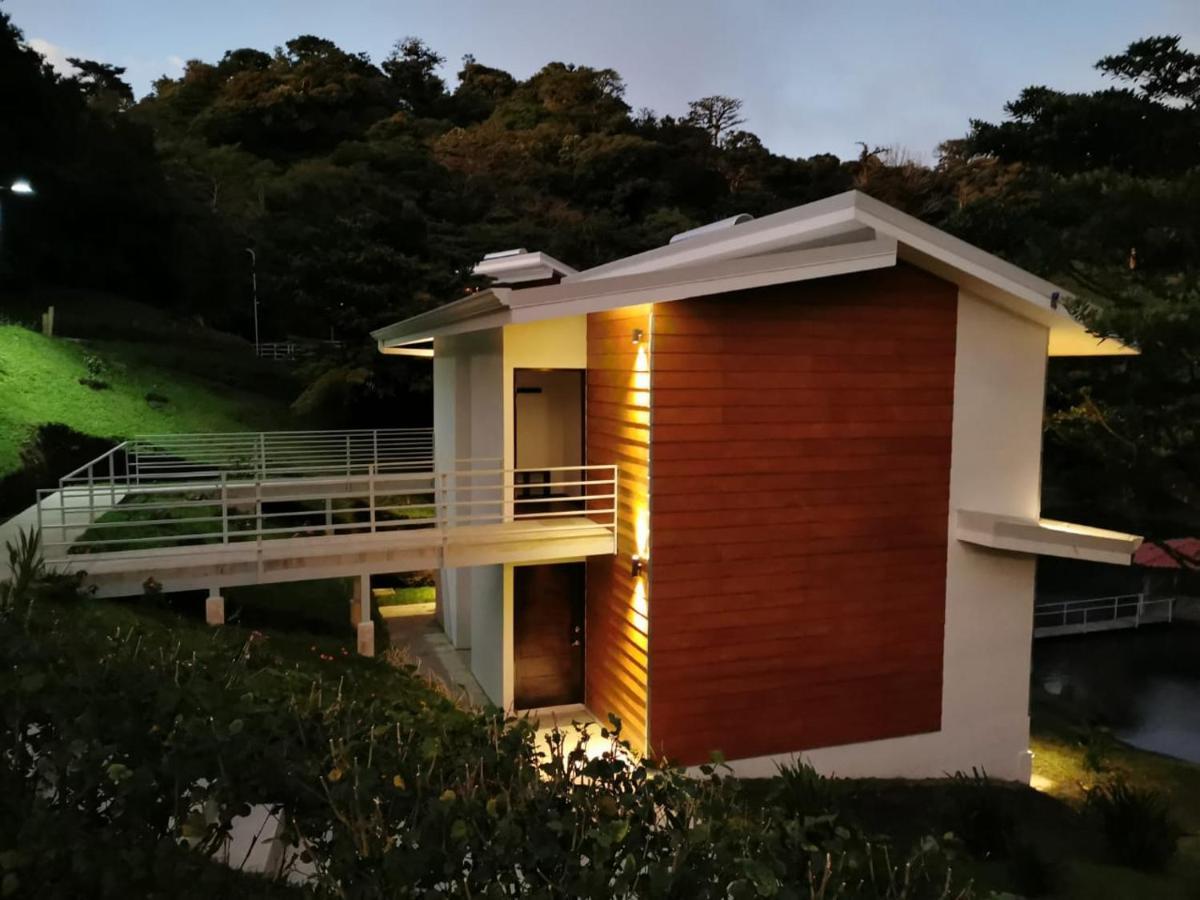 Burbi Lake Lodge Monteverde Buitenkant foto